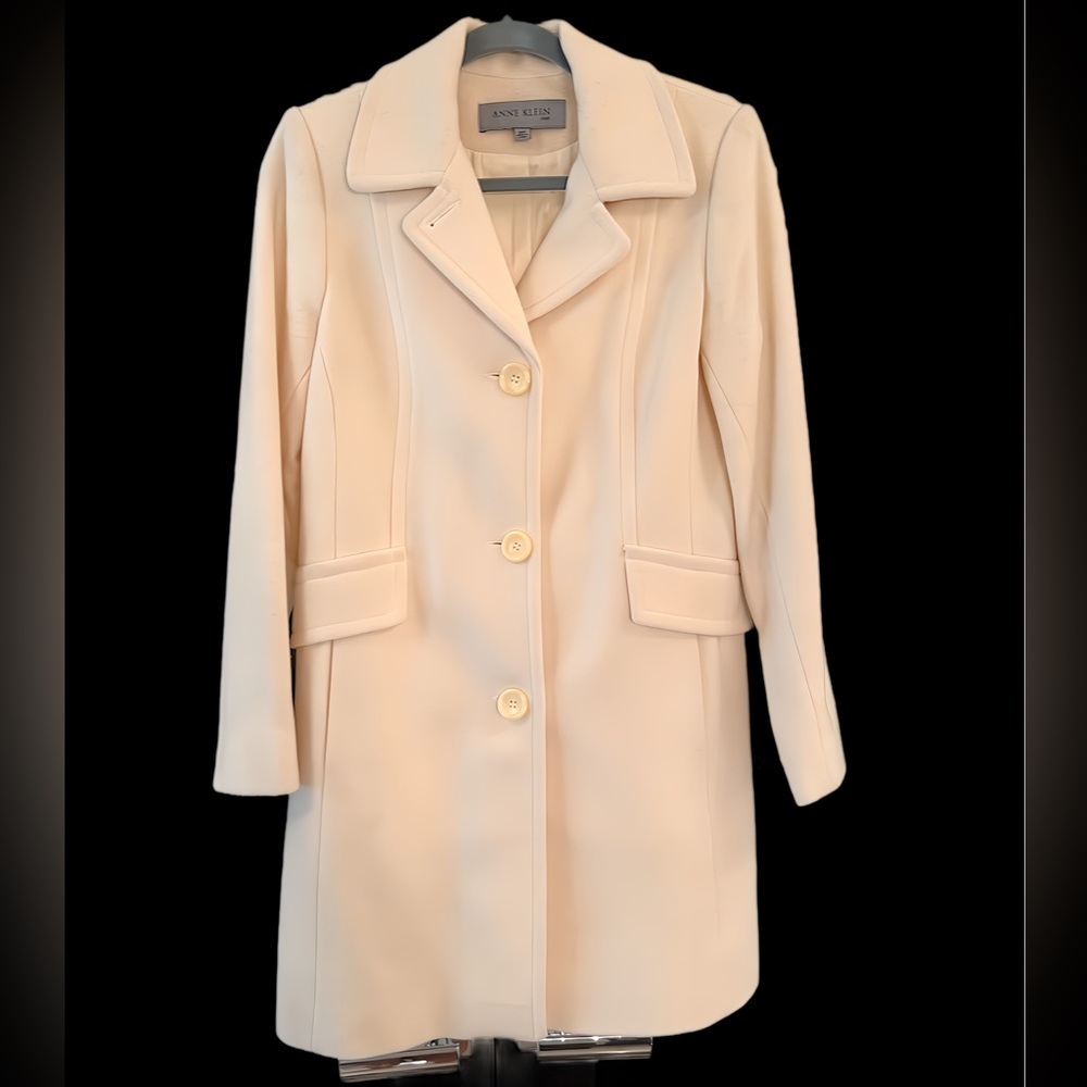 Anne Klein Wool and Cashmere Coat. Size 6P NWOT